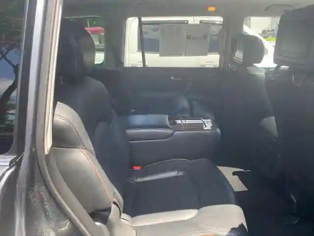 JN8AY2NE5J9732XXX 2018 NISSAN ARMADA-5
