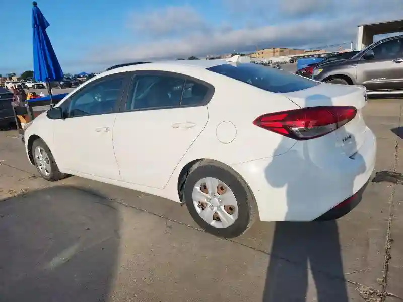 3KPFK4A72JE202516 2018 KIA FORTE-1