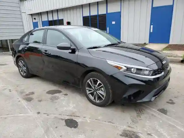 3KPF24AD8RE777026 2024 KIA FORTE-3