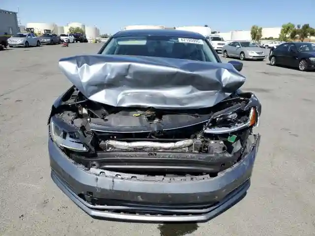 3VW2B7AJ4JM226346 2018 VOLKSWAGEN JETTA-4