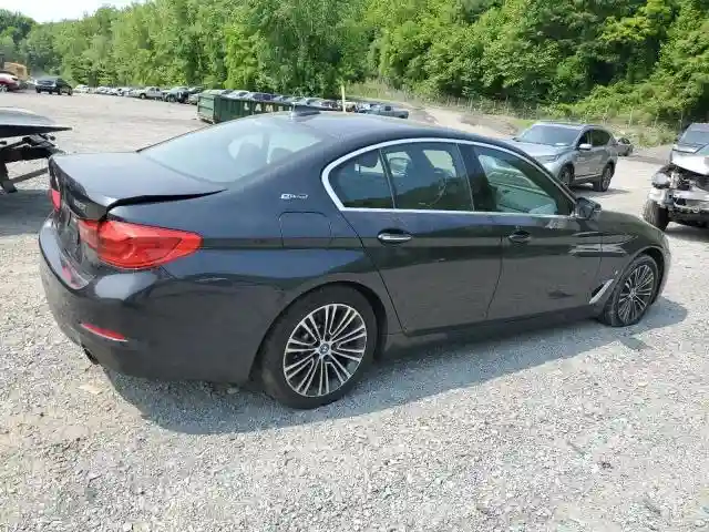 WBAJB1C52JG623900 2018 BMW 5 SERIES-2