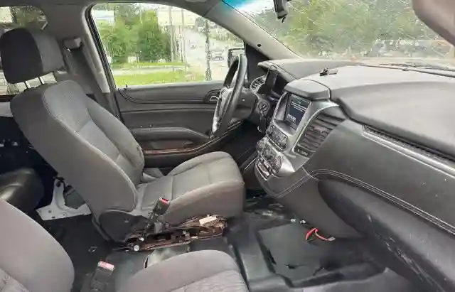 1GNLCDECXKR281986 2019 CHEVROLET TAHOE-4