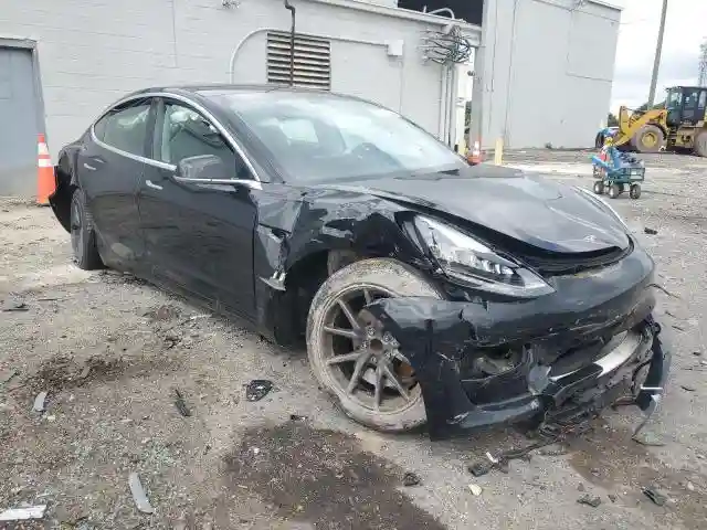 5YJ3E1EAXKF196877 2019 TESLA MODEL 3-3