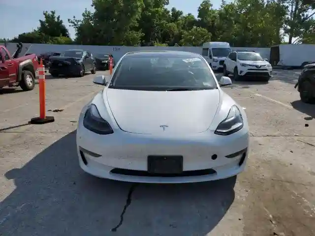 5YJ3E1EA7NF368447 2022 TESLA MODEL 3-4