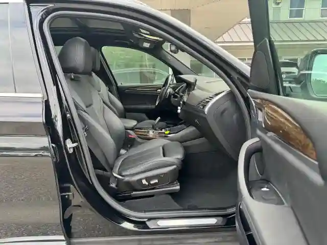 5UXTR9C54KLE18434 2019 BMW X3-4