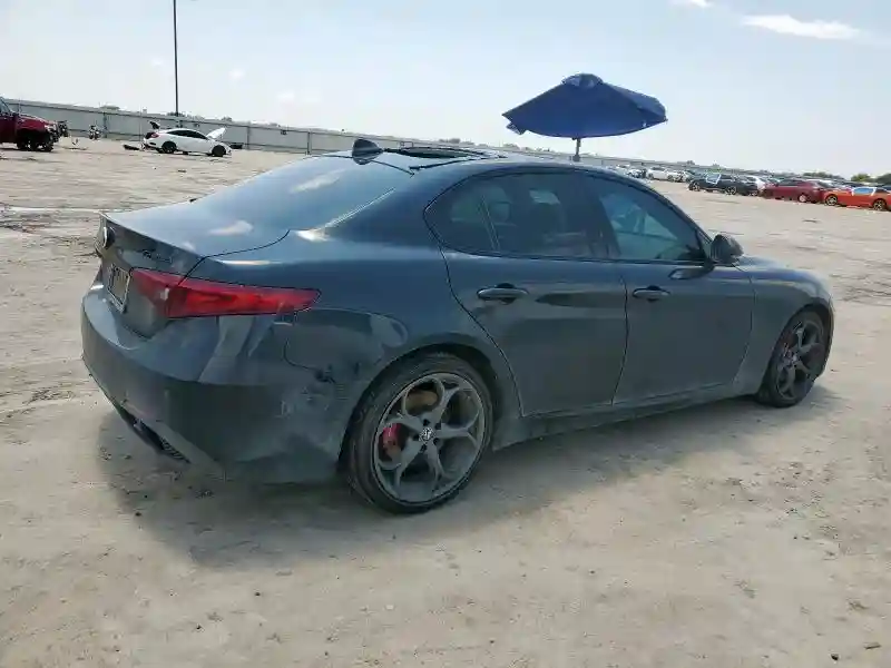 ZARFANBN7M7643882 2021 ALFA ROMEO GIULIA-2