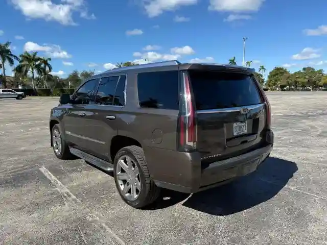 1GYS3BKJ8LR154516 2020 CADILLAC ESCALADE-2
