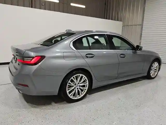 3MW69FF03R8E05831 2024 BMW 3 SERIES-2