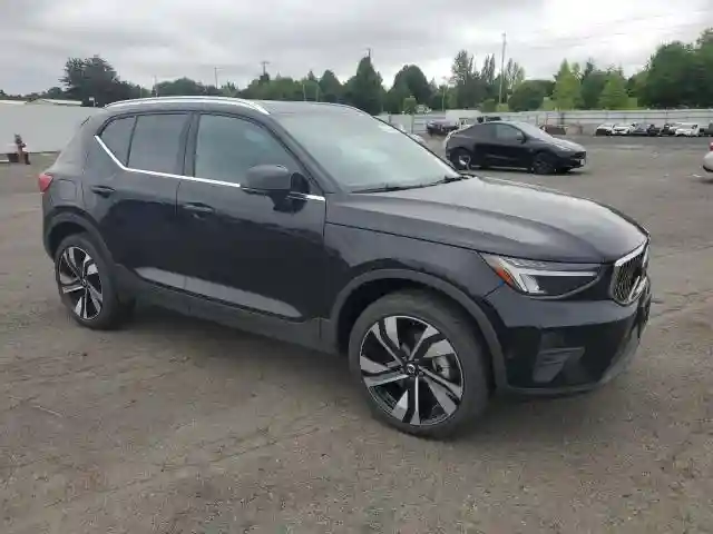 YV4L12UE8S2505476 2025 VOLVO XC40 PLUS-3