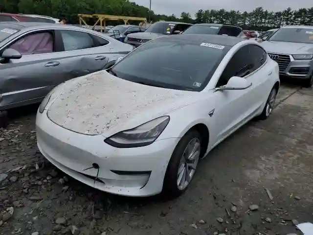 5YJ3E1EA3KF332041 2019 TESLA MODEL 3-0