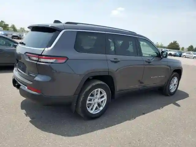 1C4RJKAG2P8815792 2023 JEEP GRAND CHEROKEE-2