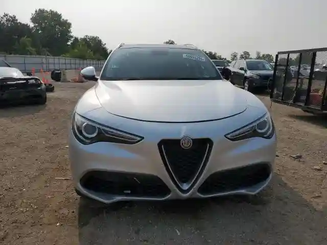 ZASFAKANXJ7C01630 2018 ALFA ROMEO STELVIO-4