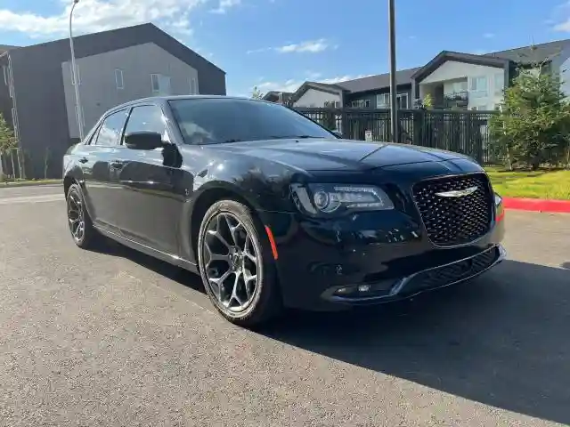 2C3CCABG5JH313938 2018 CHRYSLER 300-0