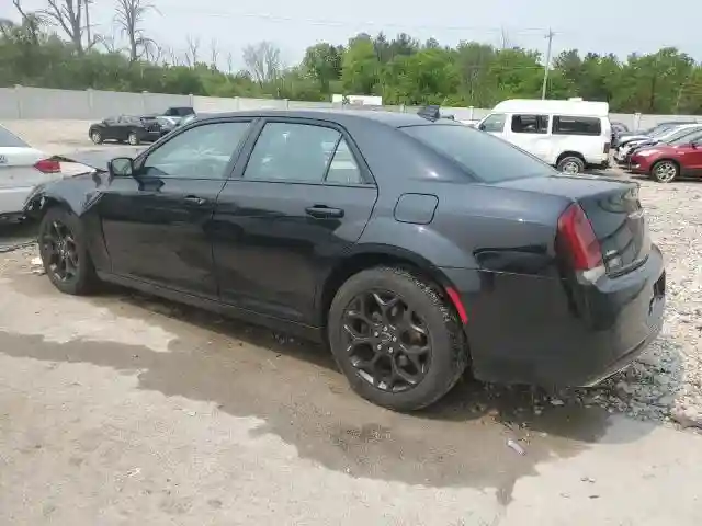 2C3CCAGG5KH611013 2019 CHRYSLER 300-1