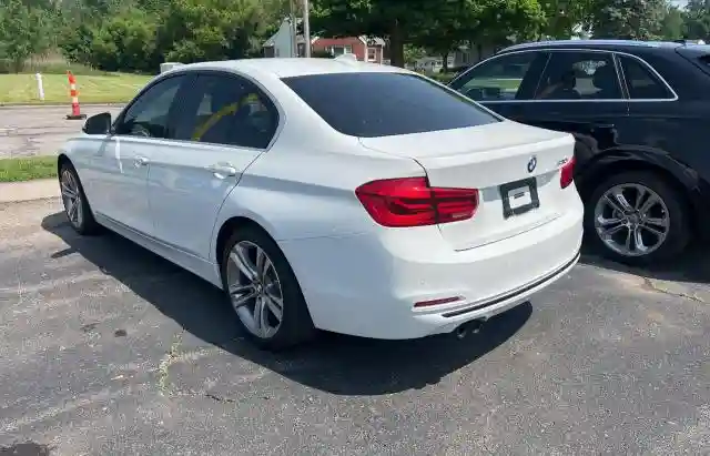WBA8B9G3XHNU56519 2017 BMW 3 SERIES-2