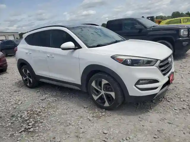 KM8J33A29JU703180 2018 HYUNDAI TUCSON-3
