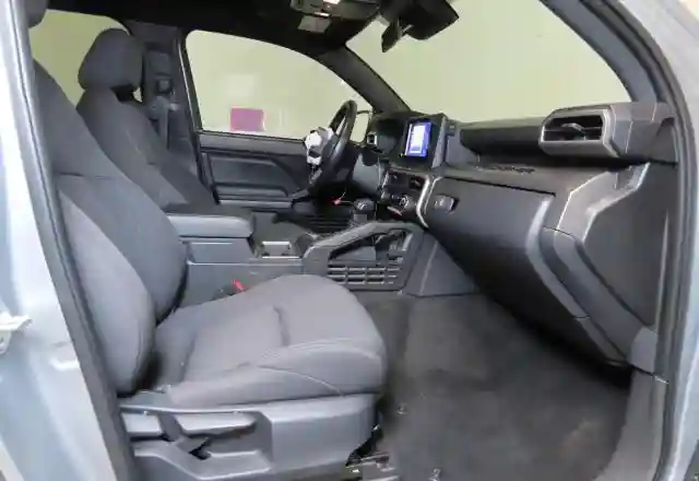 3TMKB5FNXRM010077 2024 TOYOTA TACOMA-4