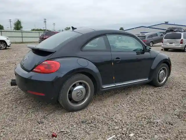 3VWF17AT9FM609812 2015 VOLKSWAGEN BEETLE-2