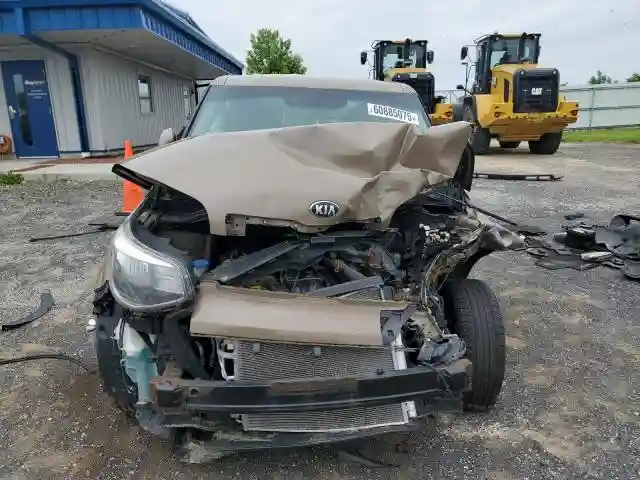 KNDJN2A2XF7136363 2015 KIA SOUL-4