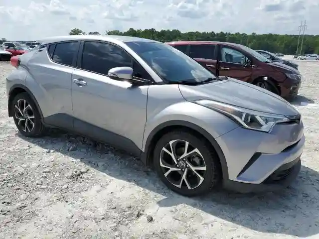 NMTKHMBXXJR031420 2018 TOYOTA C-HR-3