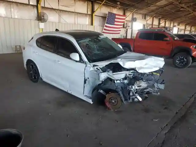 ZASPAKBN5L7C74328 2020 ALFA ROMEO STELVIO-3