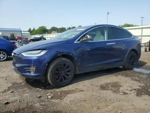 5YJXCDE2XJF102402 2018 TESLA MODEL X-0
