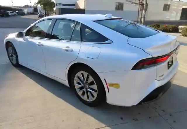 JTDAAAAA9NA003964 2022 TOYOTA MIRAI LE-3