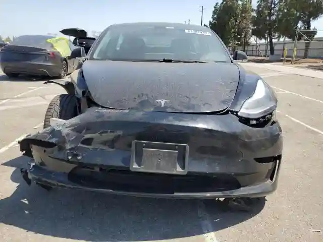 5YJ3E1EAXKF409939 2019 TESLA MODEL 3-4