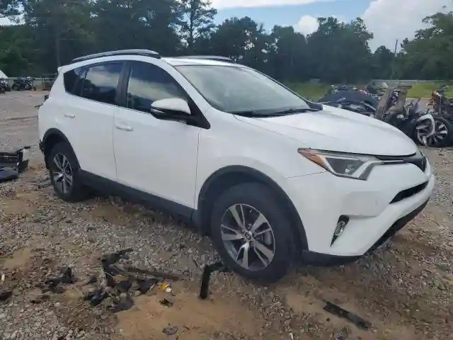 JTMWFREV0JJ204150 2018 TOYOTA RAV4-3