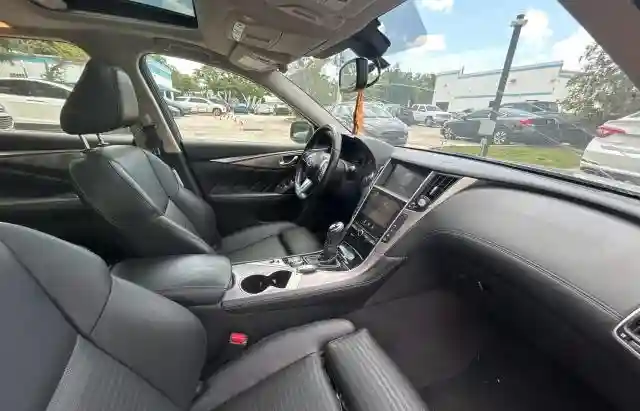 JN1EV7AP4JM355648 2018 INFINITI Q50-4