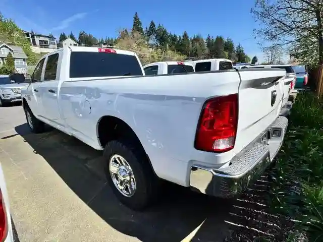 3C6UR5HJ0JG425286 2018 RAM ALL MODELS-2