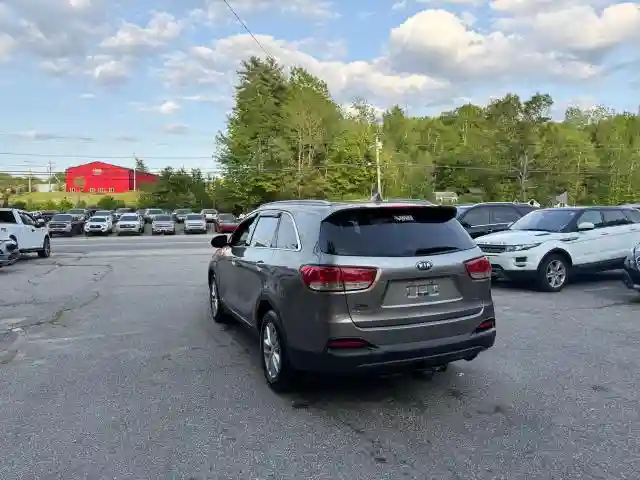 5XYPGDA50GG134006 2016 KIA SORENTO-2