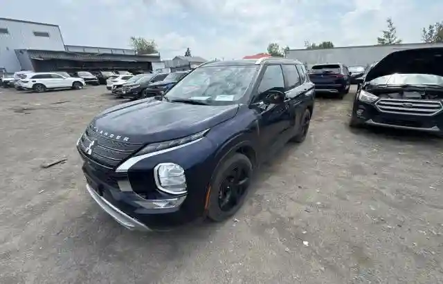 JA4J4UA86NZ607943 2022 MITSUBISHI OUTLANDER-1