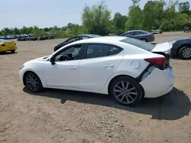 3MZBN1V3XJM176102 2018 MAZDA 3-1