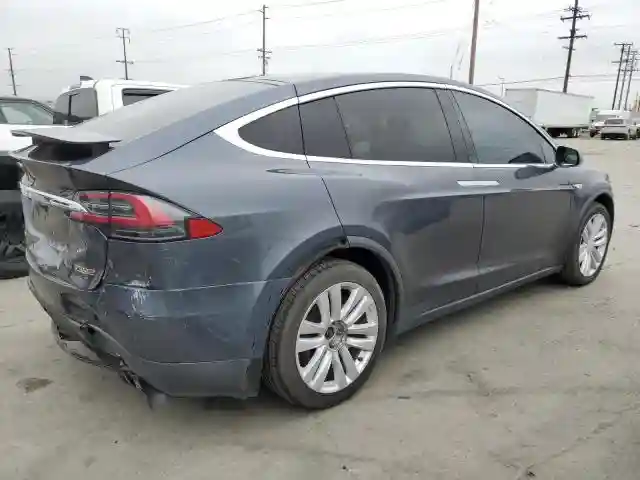 5YJXCAE27GF002541 2016 TESLA MODEL X-2