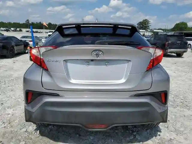 NMTKHMBXXJR031420 2018 TOYOTA C-HR-5