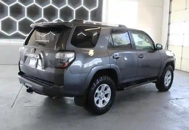 JTEBU5JR4K5733967 2019 TOYOTA 4RUNNER-2