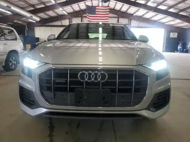 WA1AVAF12KD030389 2019 AUDI Q8-4