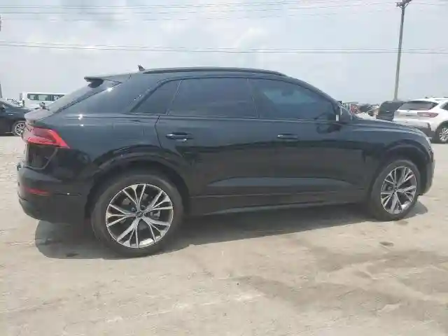 WA1AVBF16ND009281 2022 AUDI Q8-2