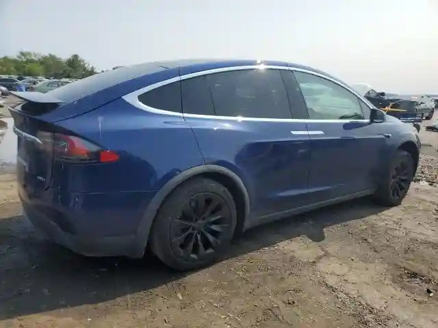 5YJXCDE2XJF102402 2018 TESLA MODEL X-2