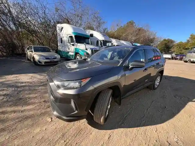 2T3F1RFV0MC185698 2021 TOYOTA RAV4-1
