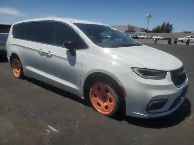2C4RC1S71RR156596 2024 CHRYSLER PACIFICA-3