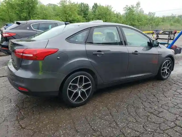1FADP3H22JL323539 2018 FORD FOCUS-2