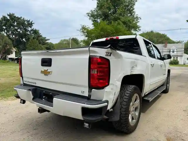 3GCUKREC6JG185705 2018 CHEVROLET ALL MODELS-3