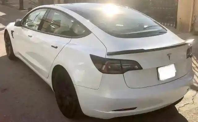 5YJ3E1EA2MF854372 2021 TESLA MODEL 3-2