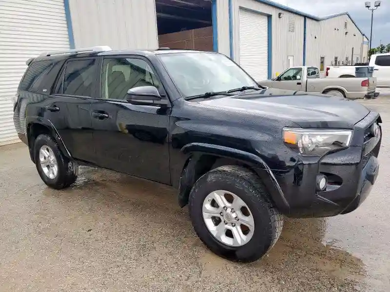 JTEZU5JR5J5170120 2018 TOYOTA 4RUNNER-3