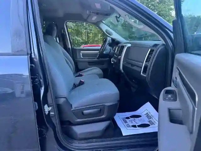1C6RR7GT9JS332635 2018 RAM 1500-4