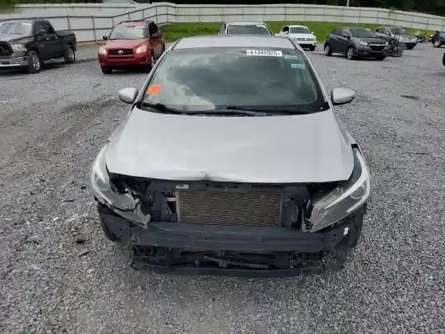 3KPFL4A72JE199582 2018 KIA FORTE-4