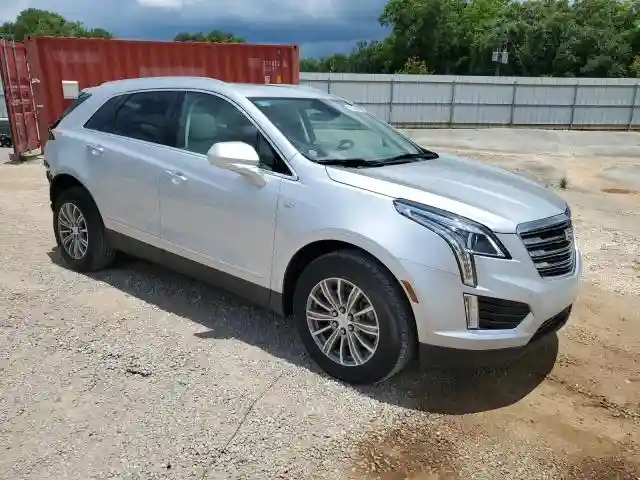 1GYKNBRS6HZ196070 2017 CADILLAC XT5-3