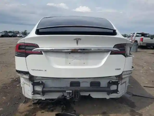 5YJXCBE26JF120321 2018 TESLA MODEL X-5